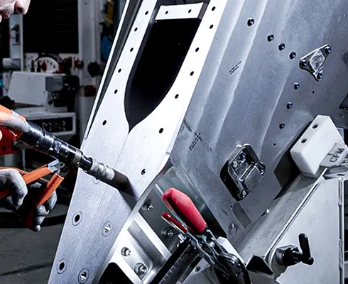 Clever College, Dienstleister, Ausbildung, Weiterbildung, Luftfahrt, Raumfahrt, Hammah, Bild einer Montage, responsiv